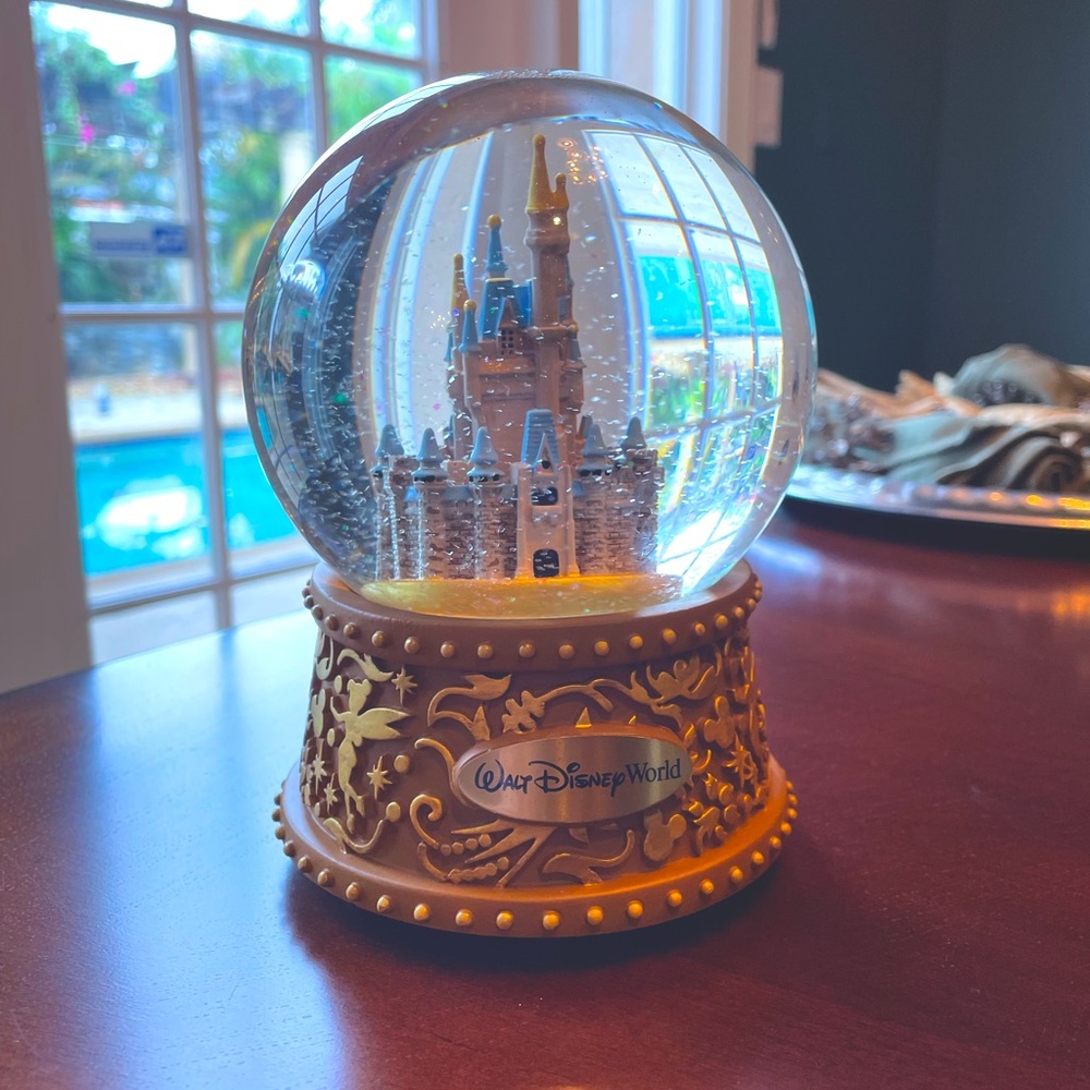 Disney Snow Globe- Cinderella Castle w/ Music